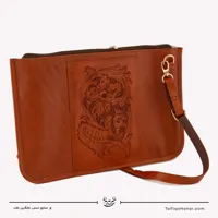 کیف دوشی زنانه حکاکی پاسپورتی طرح میرا رنگ عسلی سایز 25*30