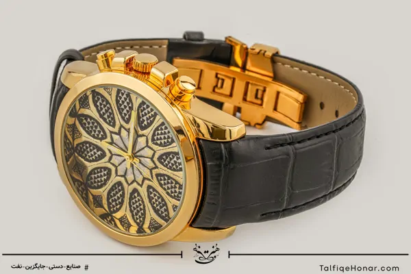 ساعت مچی مردانه صفحه برنج قلمزنی اسلیمی و بند چرم مشکی