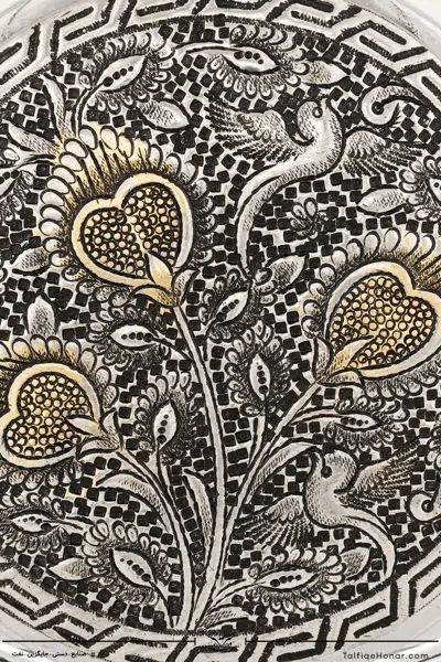  آینه برنج قلم زنی نقش گل و مرغ سایز2*7*7