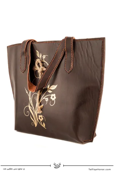  کیف چرم با چاپ طلایی سایز 10*30*30