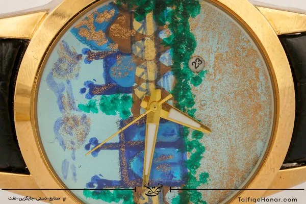 ساعت مچی زنانه صفحه نقاشی طرح نقش جهان با بند چرمی مشکی کروکدیل (10443)