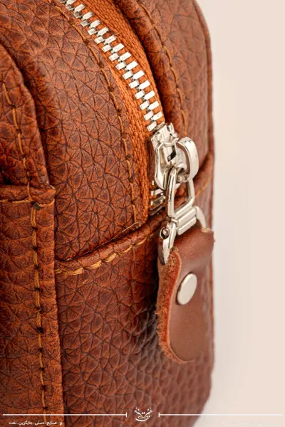 کیف دستی چرم گاوی بتا بغل جیب رنگ عسلی