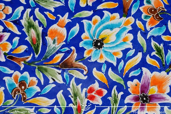 بشقاب مینا کاری با زمینه رنگ لاجوردی قطر 25(10670)