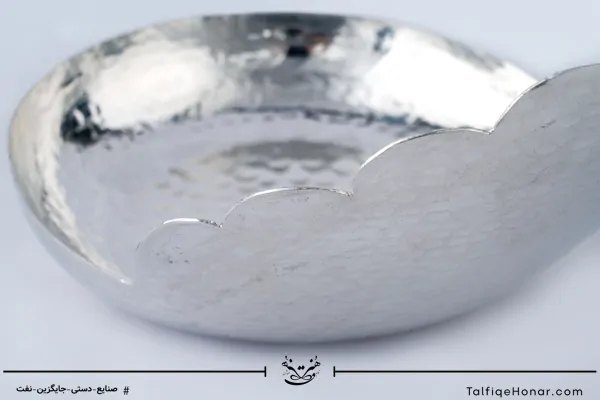 کاسه مسی چکش کاری طرح تاجدار سایز 11*17*23