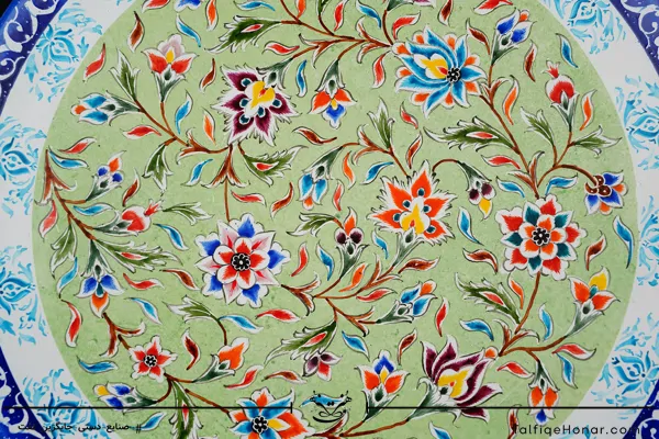 بشقاب مینا کاری با زمینه رنگ سبز قطر 25(10670)