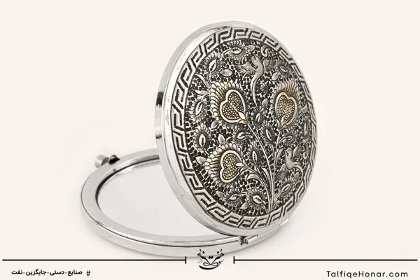  آینه برنج قلم زنی نقش گل و مرغ سایز2*7*7