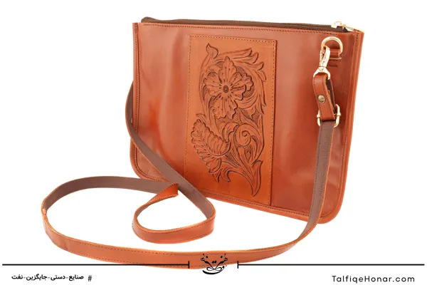 کیف پاسپورتی زنانه حیان