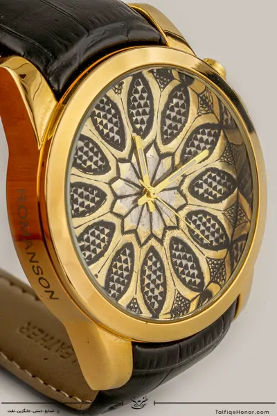 ساعت مچی مردانه صفحه برنج قلمزنی اسلیمی و بند چرم مشکی